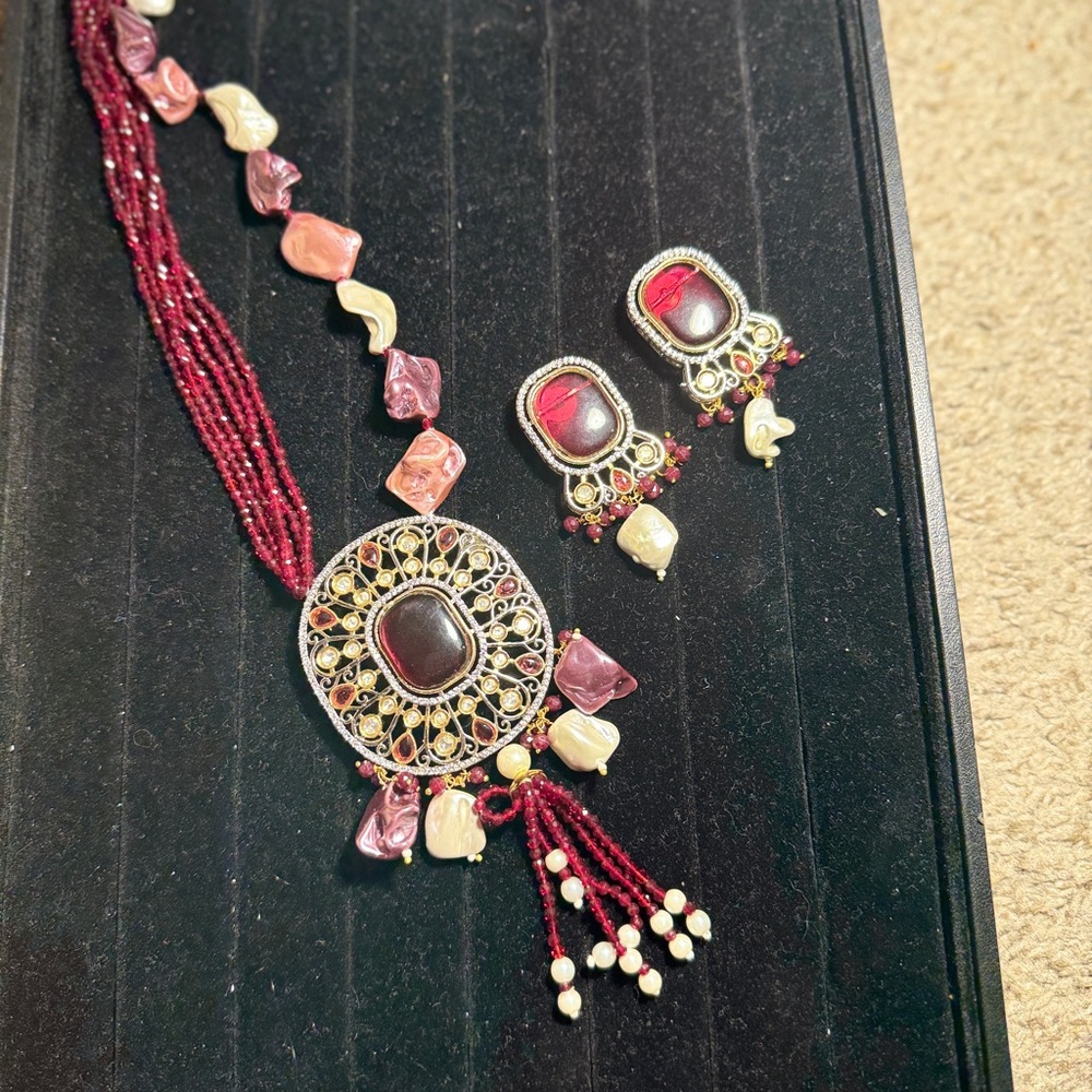 Indian Elegant Red and Gold Jewelry Set